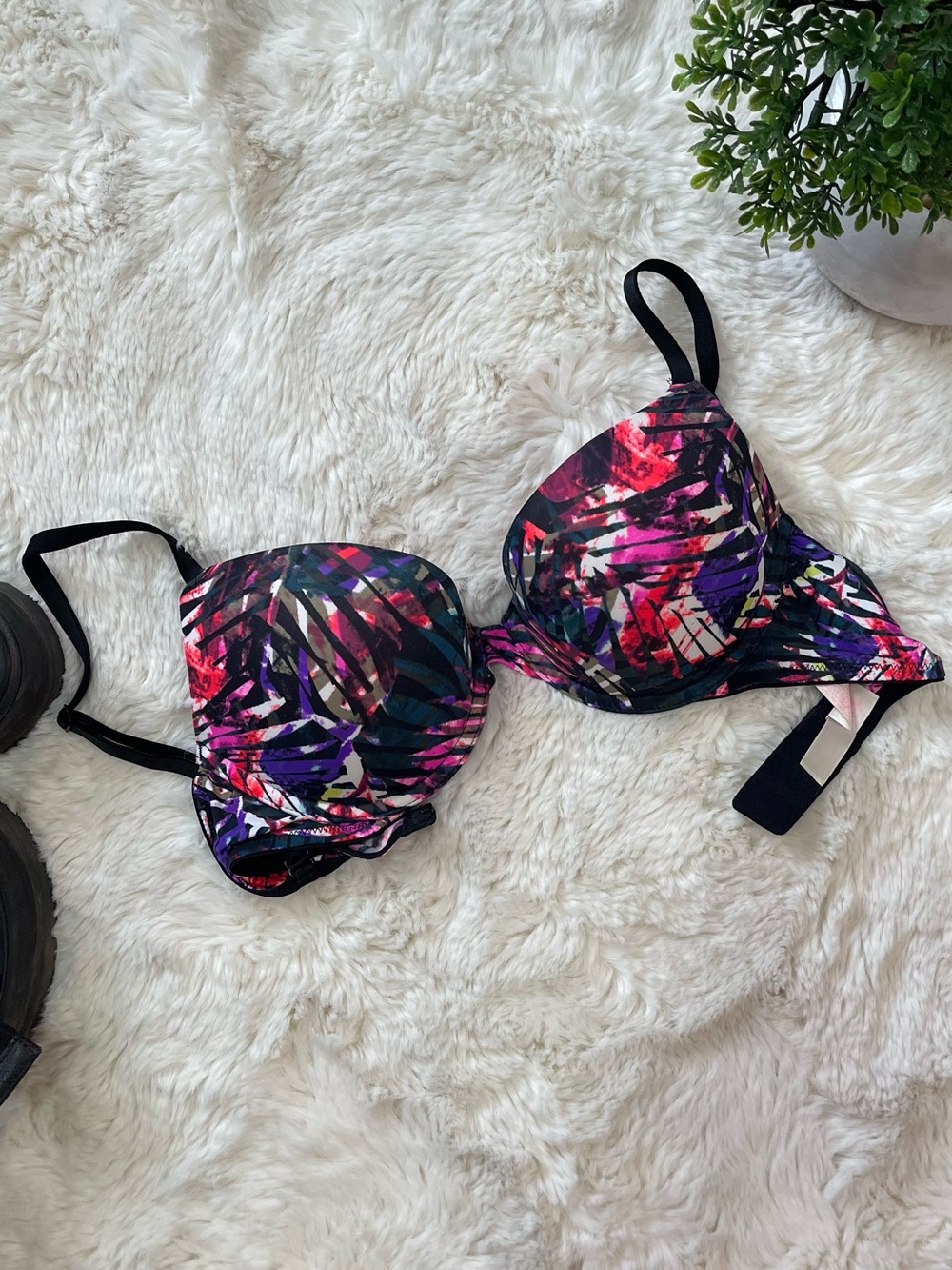 Victoria’s Secret PINK Wear Everywhere Lightly Lined T-Shirt Bra – Size 32C